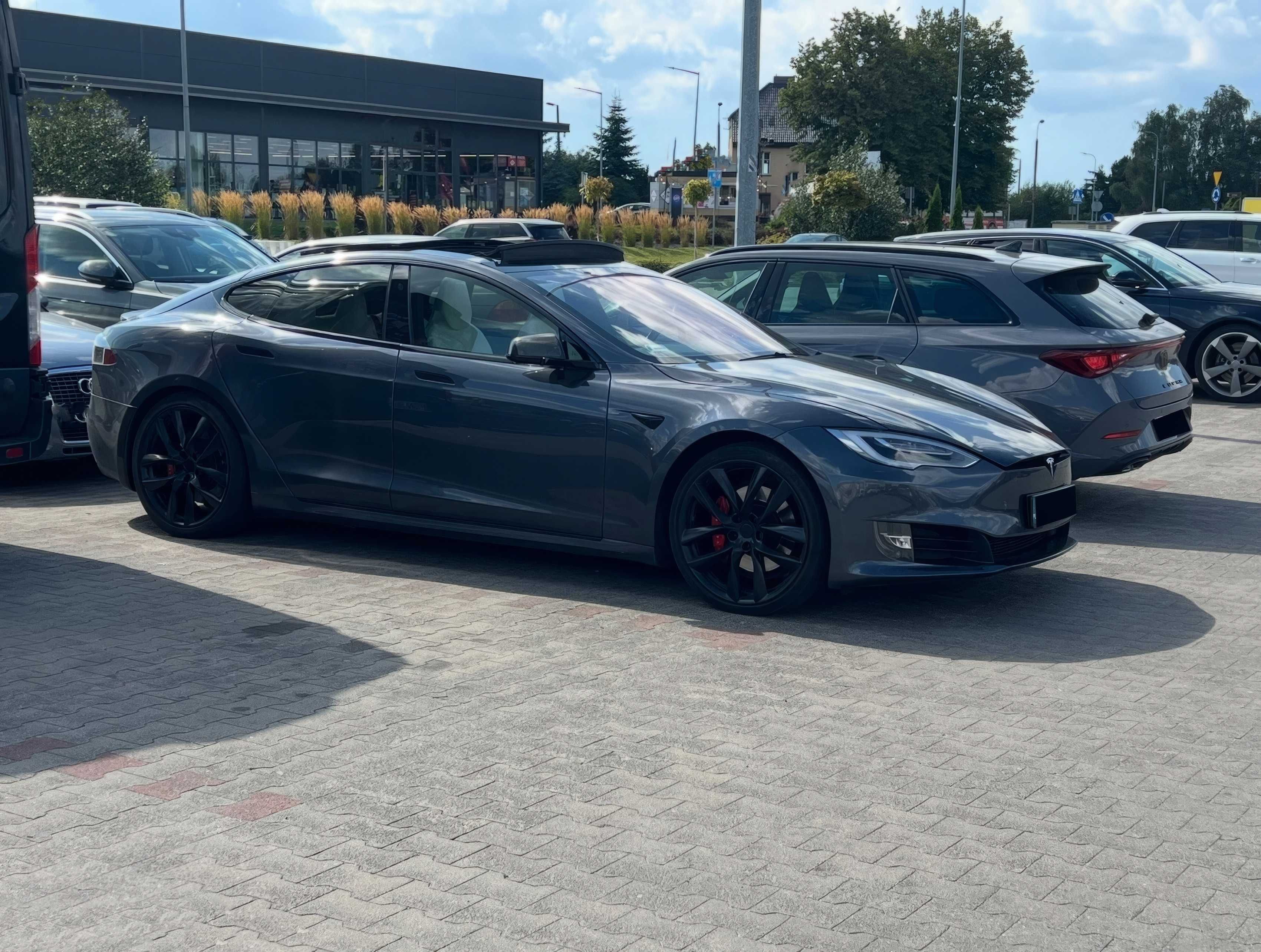 2017 Tesla Model S Performance
