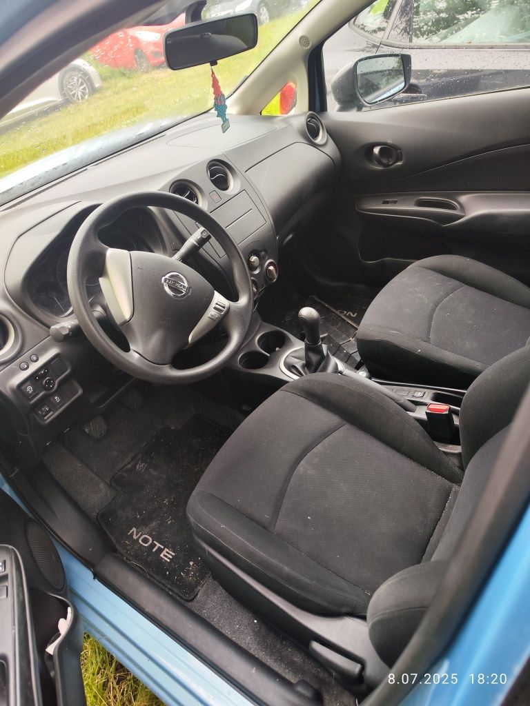 Nissan note uszkodzony