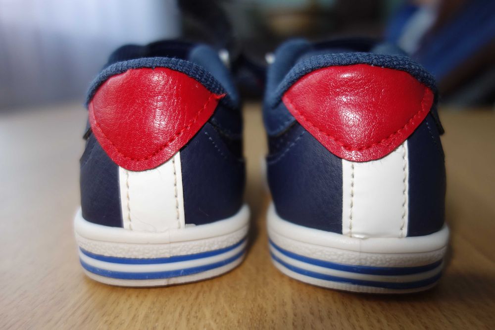 Buty dla chłopca sportowe adidasy rozmiar 21 wkładka 13,5