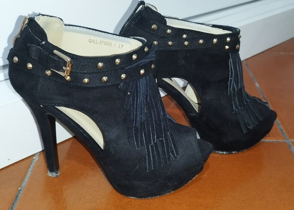 Sapatos praticamente novos tamanho 37