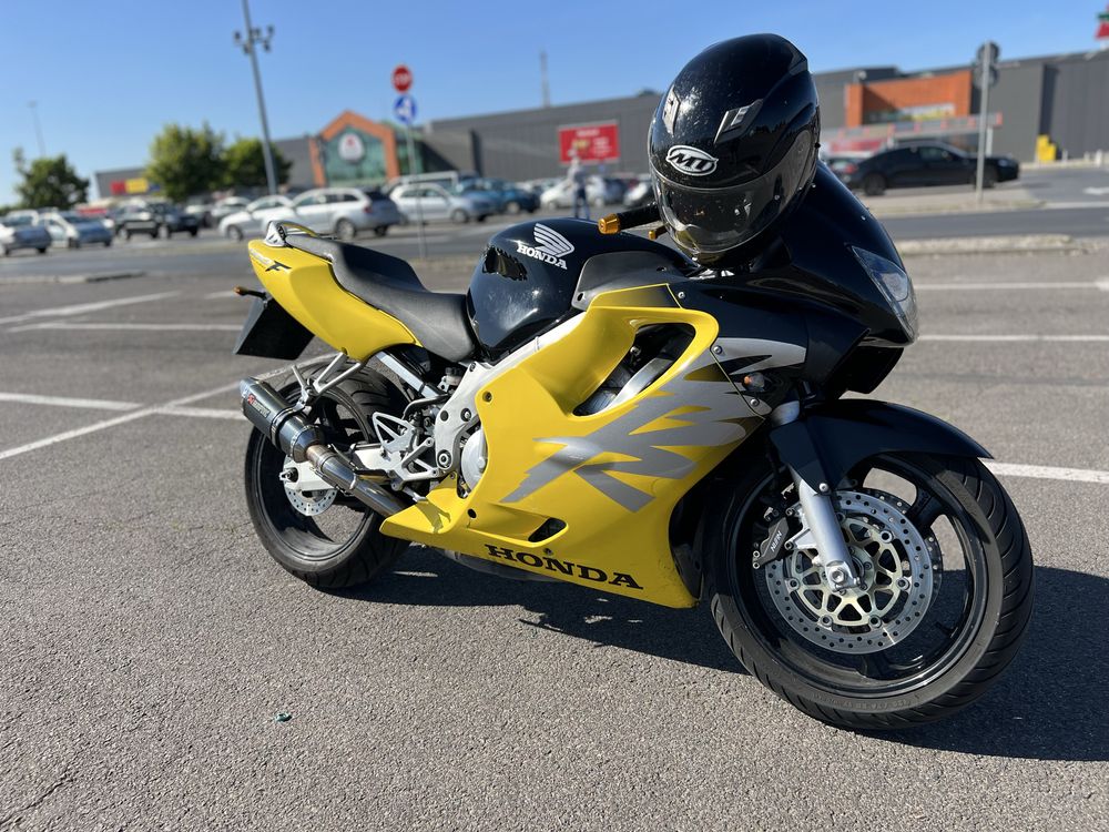 Honda CBR F4 2000 - A2!
