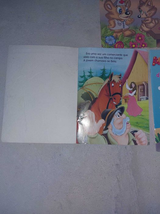 Vários livros infantis