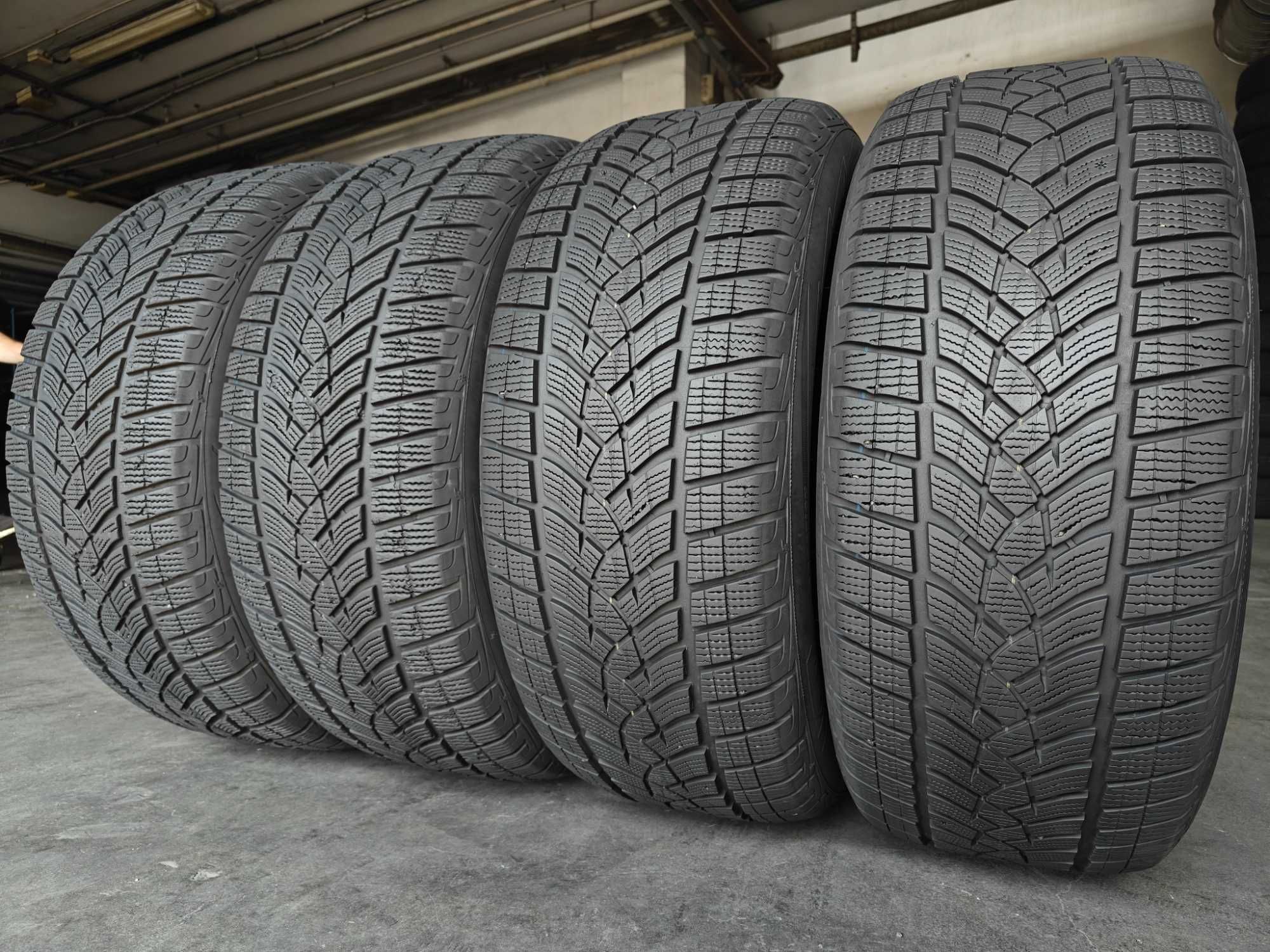 R18 255 55 шини зимові Goodyear Ultra Grip Performance SUV Gen-1