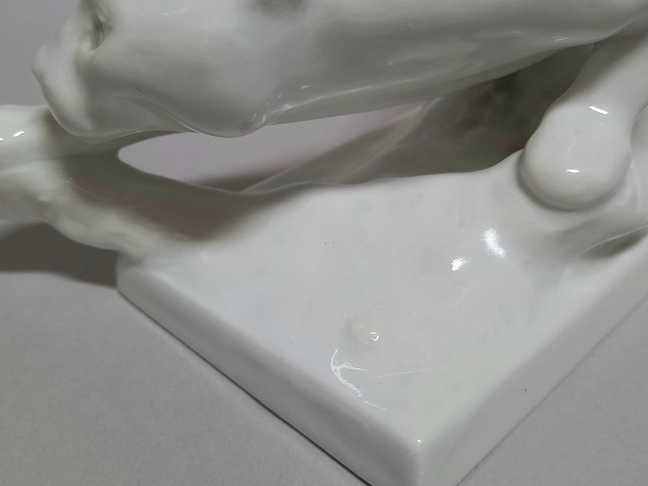 Biała pantera, figurka, proj. Erich Oehme,  Miśnia Meissen