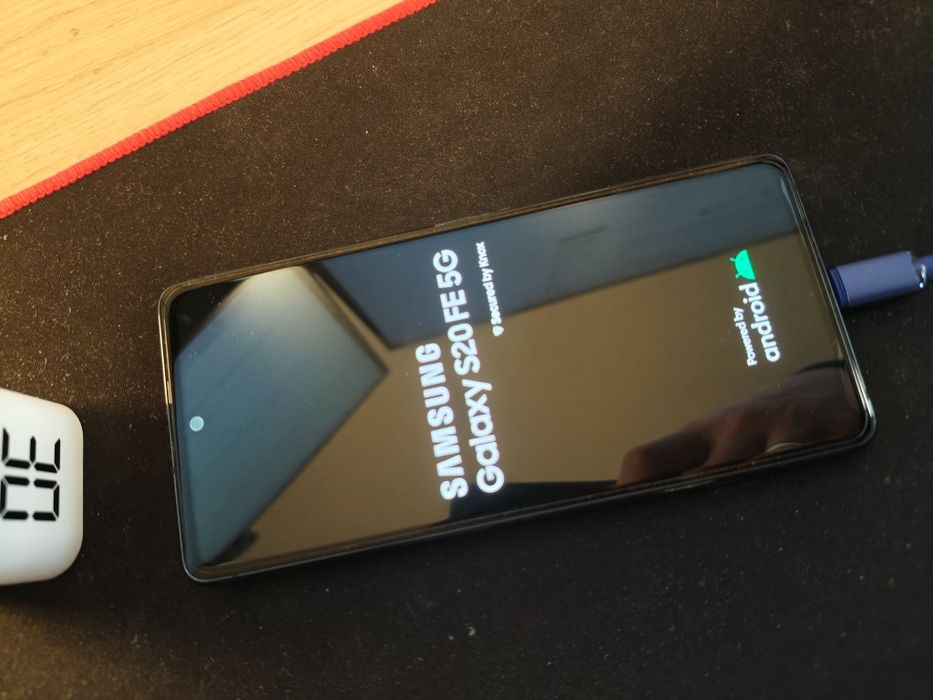 Samsung Galaxy S20 FE 5G 6/128GB Snapdragon Etui