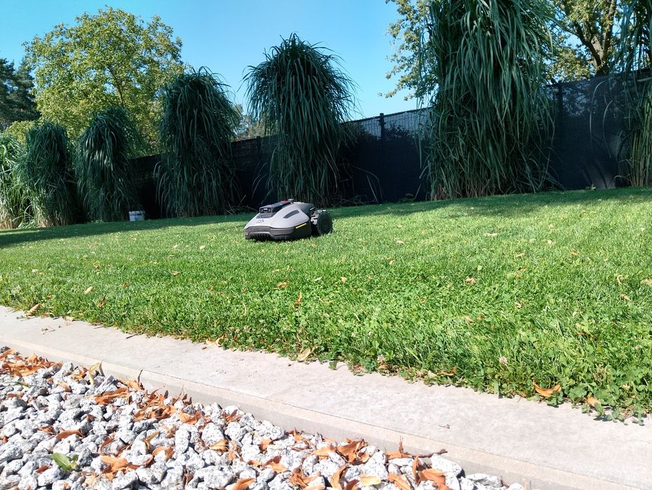 Minikoparka wywóz gruzu załadunki kucie młotem piasek ziemia kruszywa