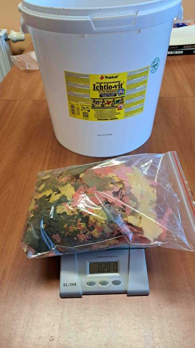 Pokarm dla ryb płatki TROPICAL Ichtio-Vit 20g uzupełnienie