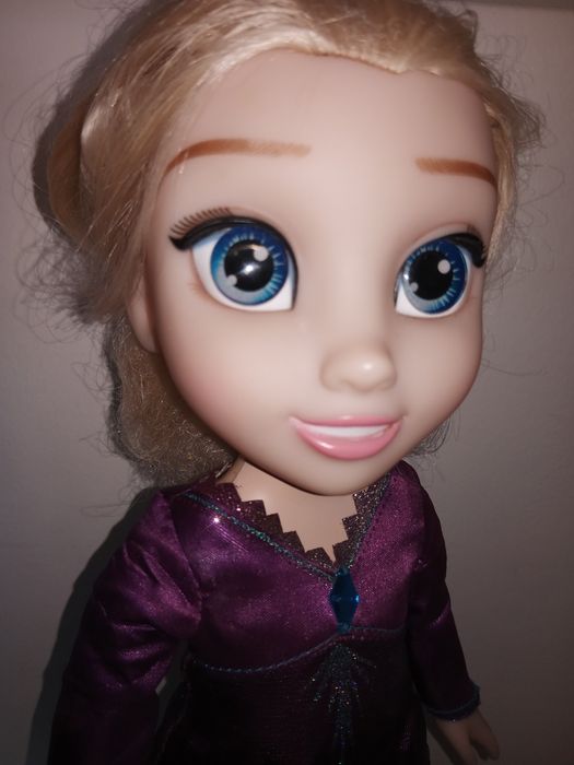 Brinquedo interativo:  Elsa Musical Frozen 2