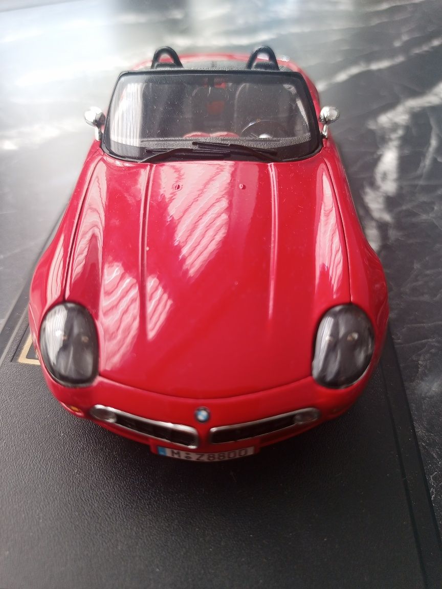 Model metalowy BMW Z8 1:24