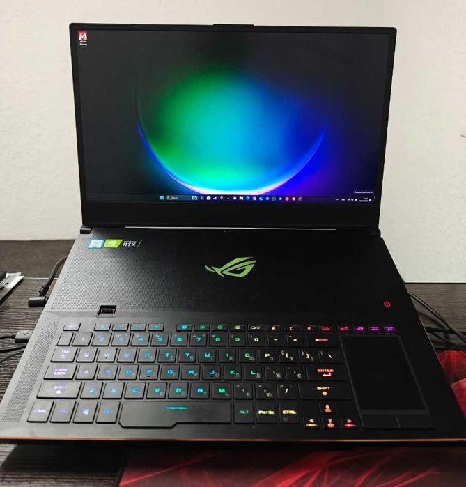 Asus ROG Zephyrus S17, Core i7, RTX 2060, 32Ram/1Tb.