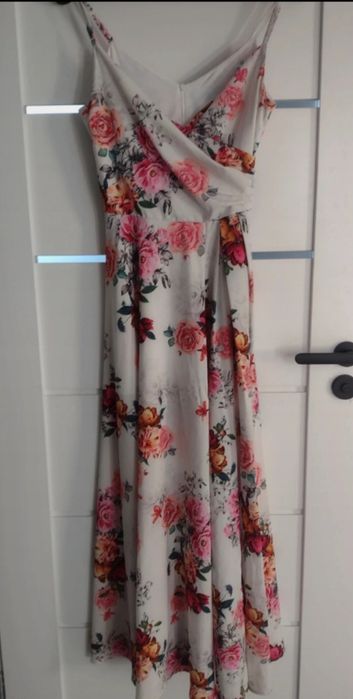 Długa suknia w kwiaty