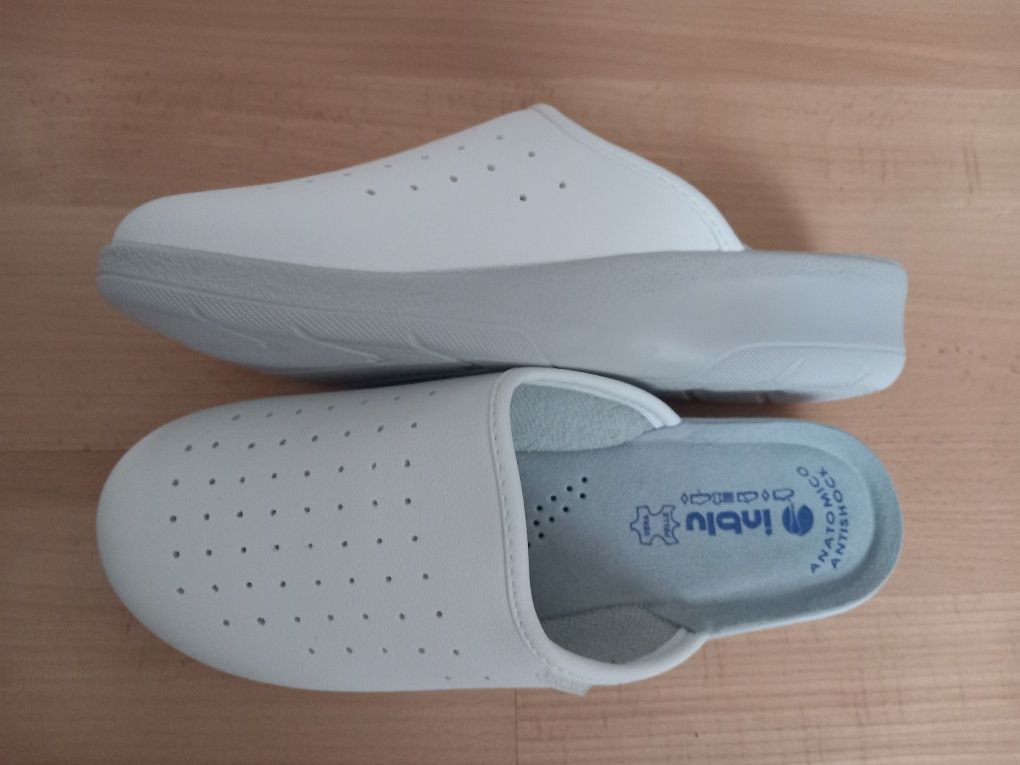 Klapki Inblu sanitarne białe