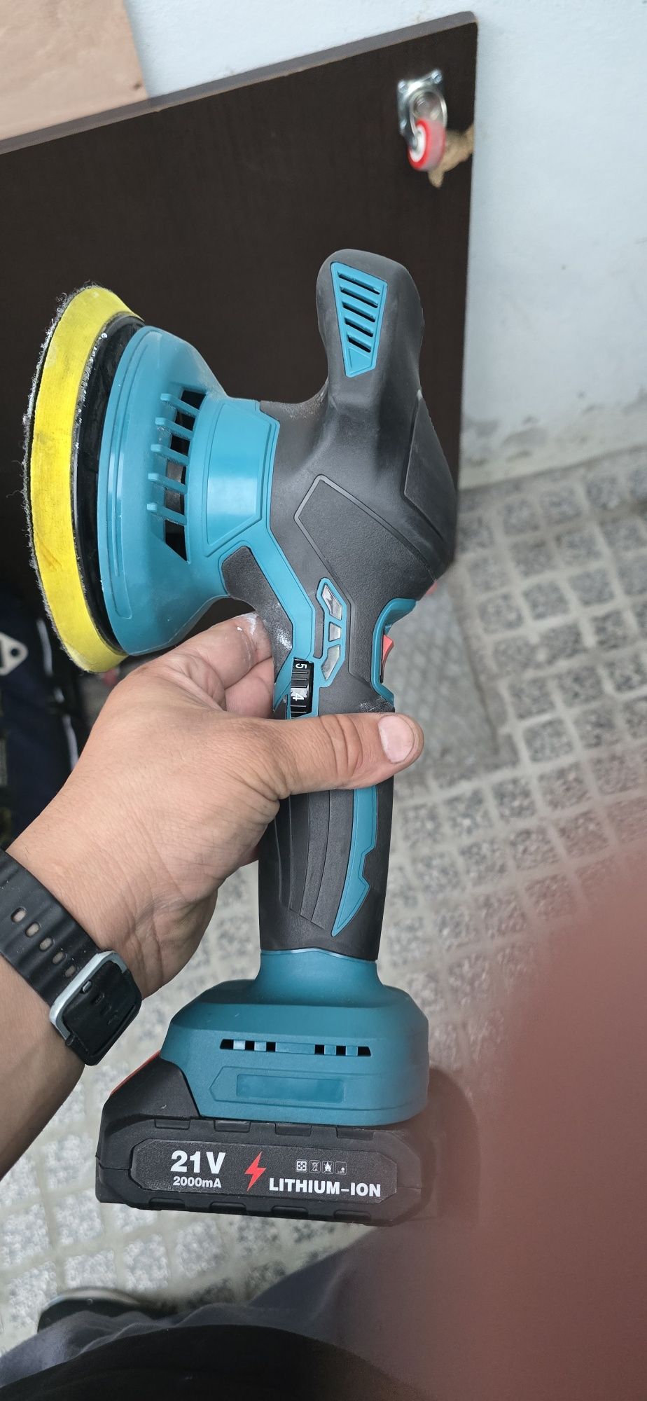 Polidora a bateria