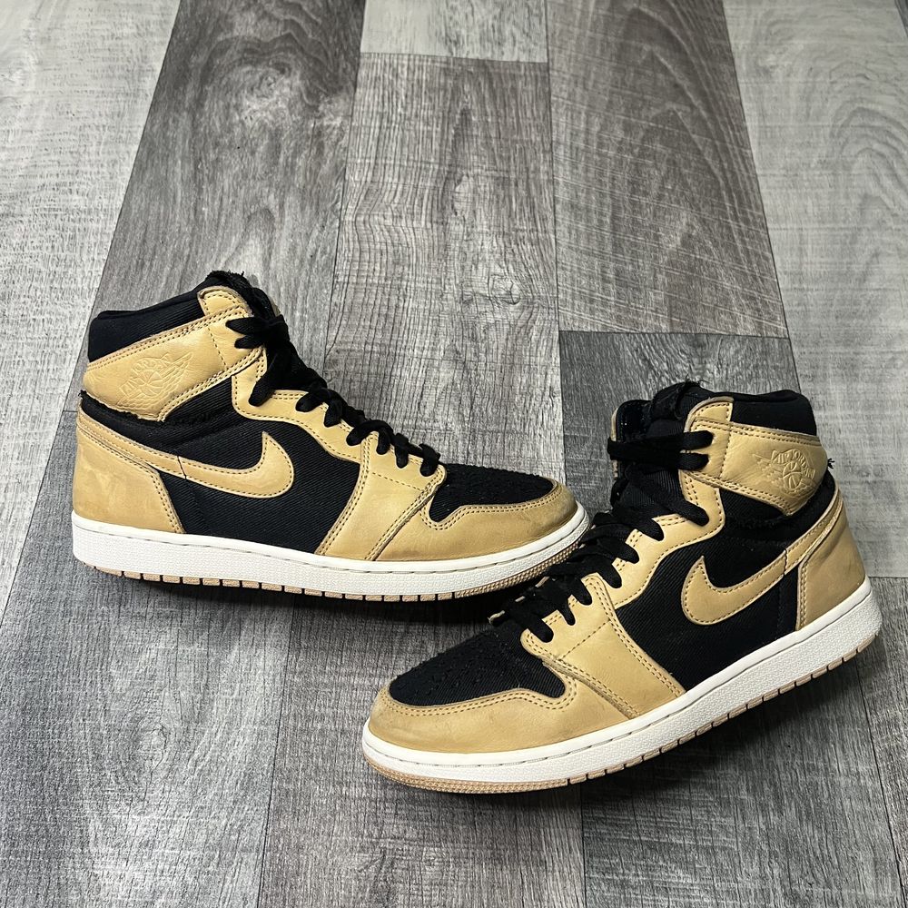 Кросівки чоловічі Nike Air Jordan 1 Retro High OG Heirloom