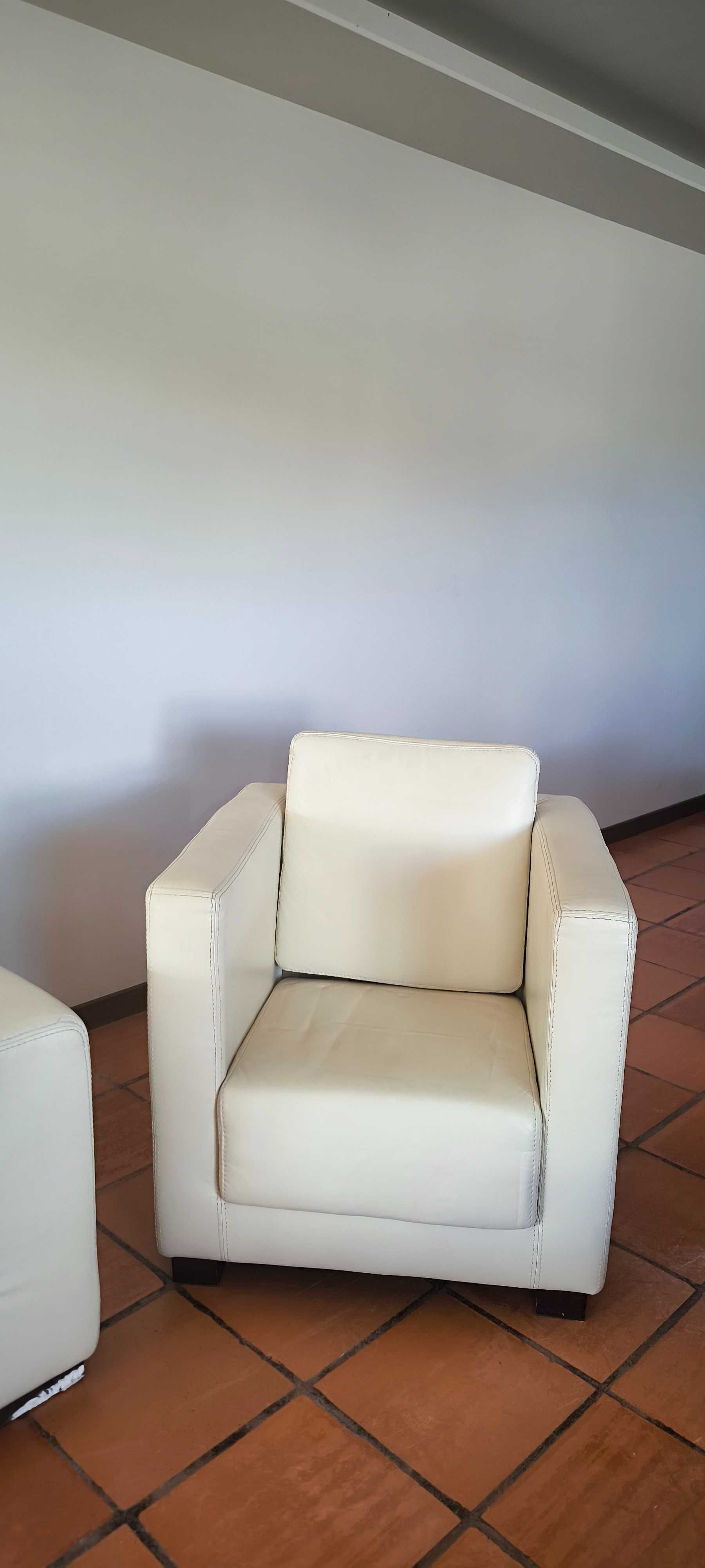 Sofá 3 Lugares + Poltrona Napa Branca ‑ Excelente Estado ‑ Vila Real