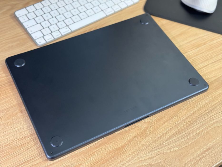 Apple MacBook Air 15” M2 2023 – 8GB / 256GB – Północ – 10/10 Idealny