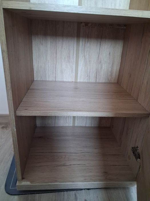 Sprzedam szafę słupek z szybą