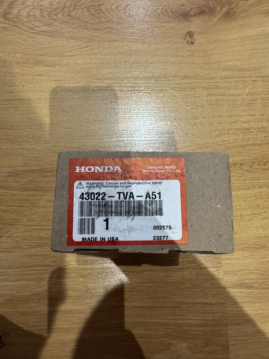 Honda Accord X оригинальные задние тормозные колодки 43022-TVA-A51