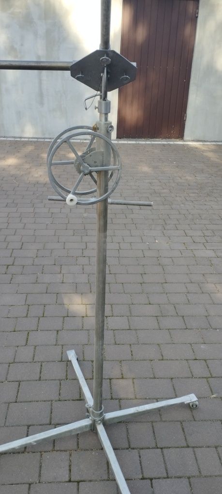 Podnośnik do karton gipsu