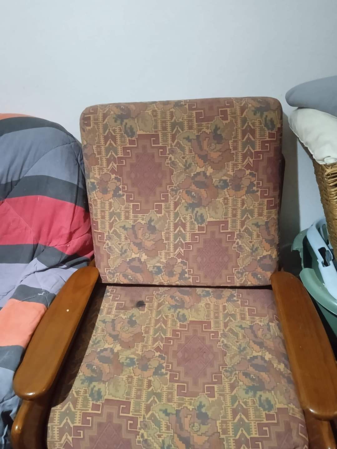 Moveis usados razoáveis
