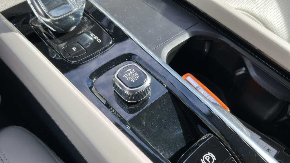 Volvo XC60 B5 Inscription      2022