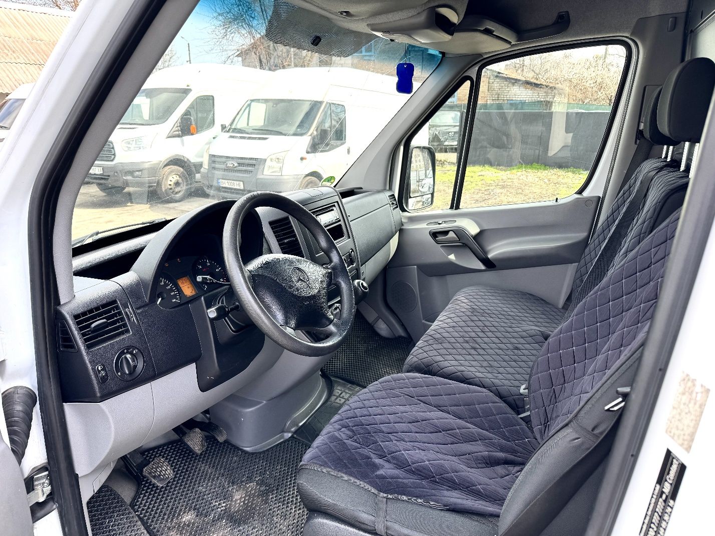 Прокат грузового Mercedes Sprinter, Оренда буса Київ, Аренда авто