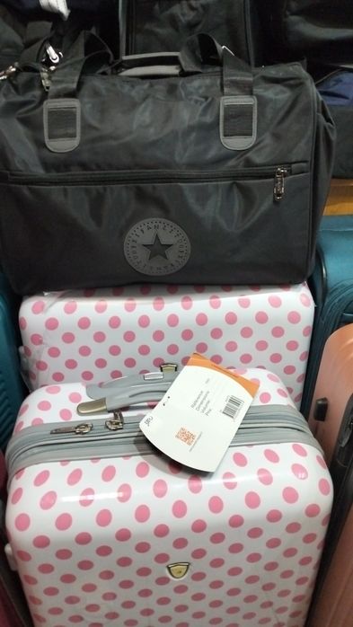 Чемодан  ручная кладь