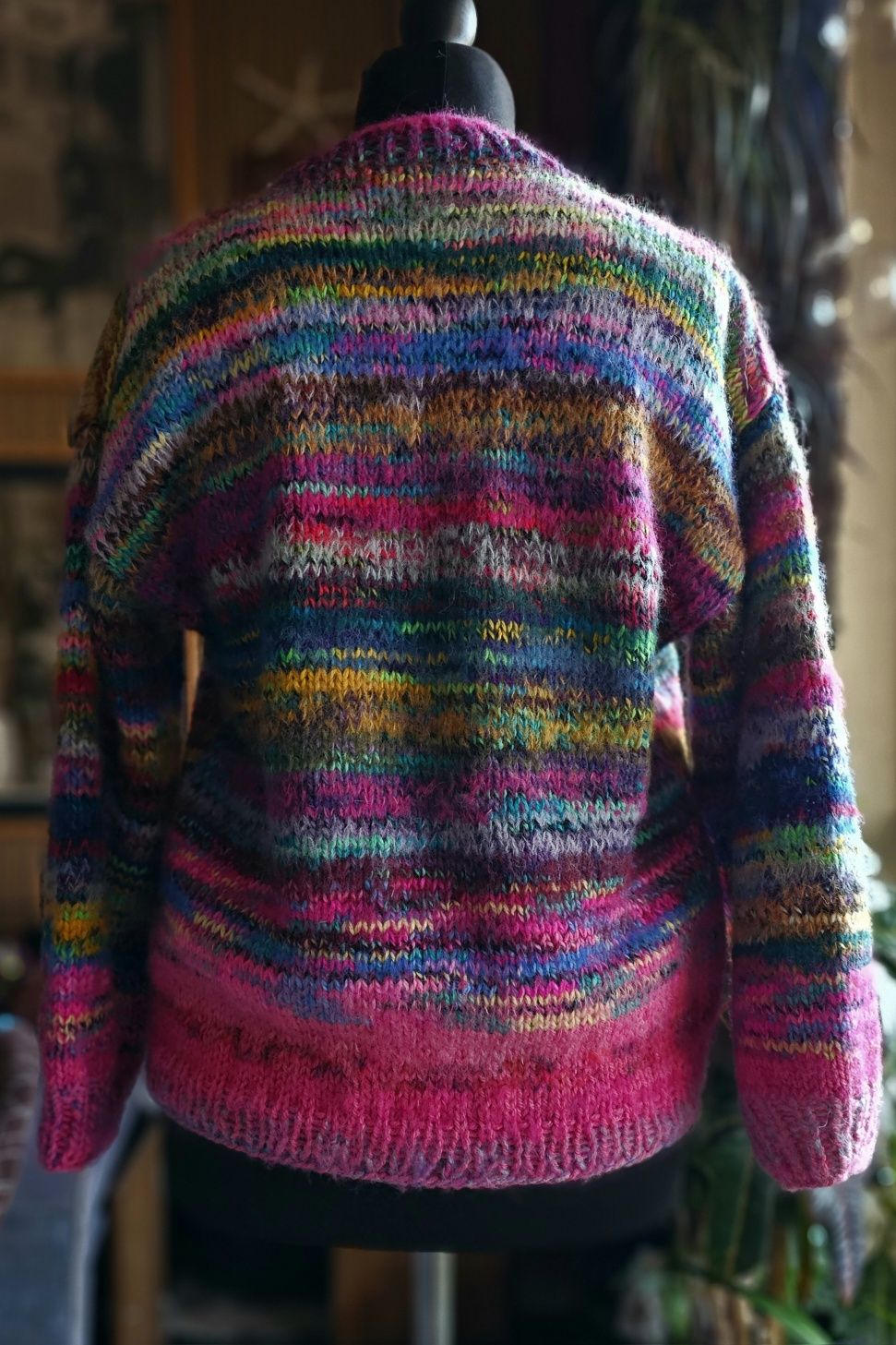 Wielobarwny sweter handmade z alpaką