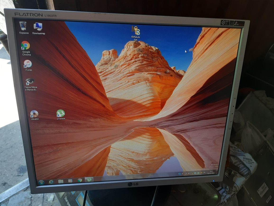 Монитор 19' LG Flatron L1953TR рабочий,DVI вход