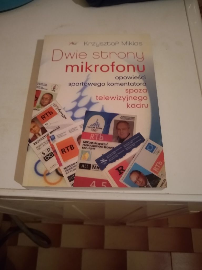 Książka dwie strony mikrofonu