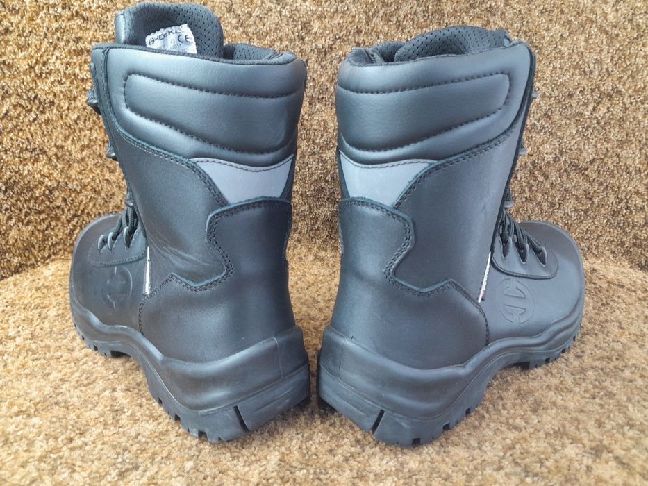 Черевики , берци з захистом Uvex Heckel S-3 43,42 розмір.