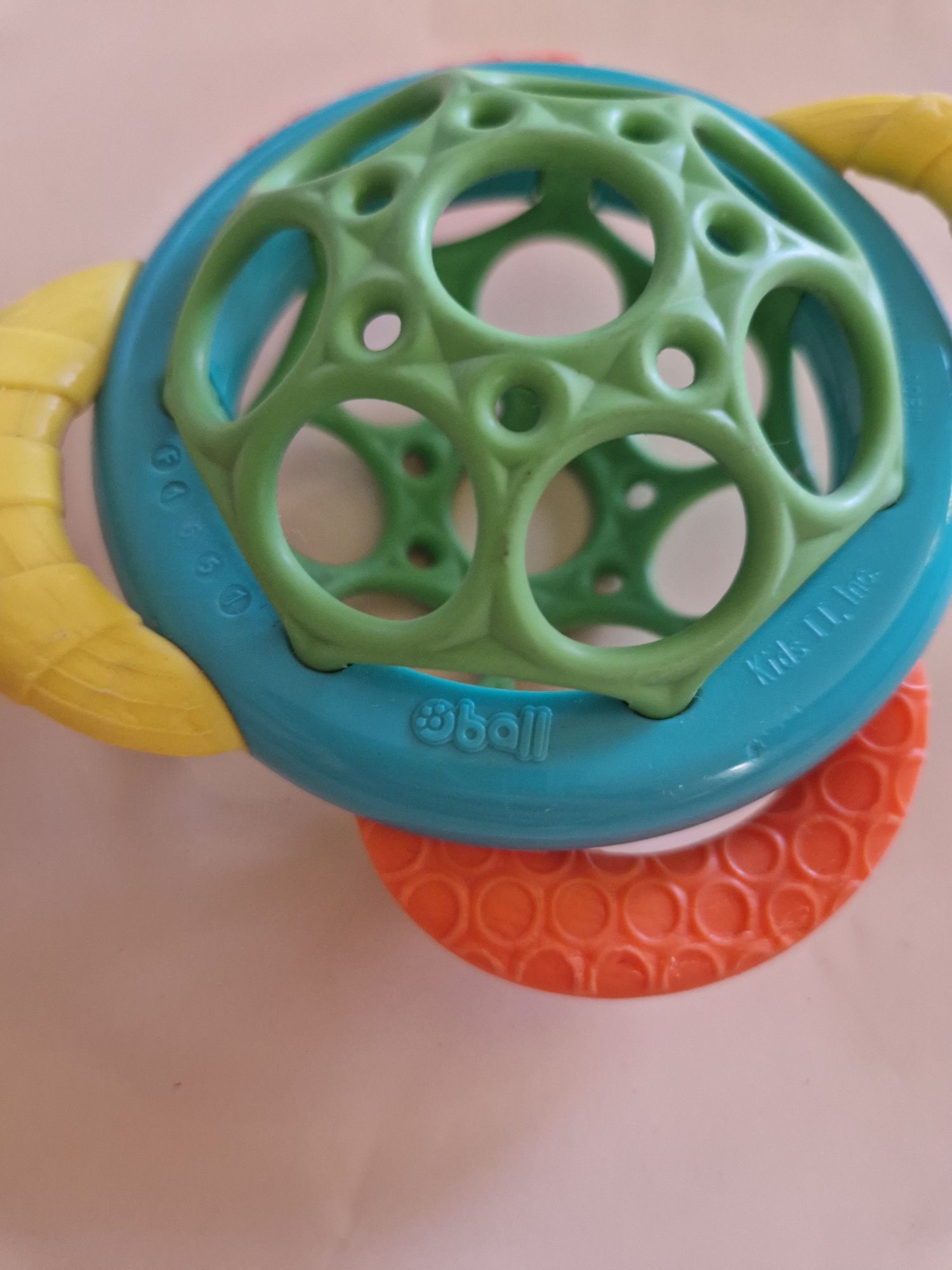Gryzak na ząbkowanie Oball plastik gryzak dla niemowląt