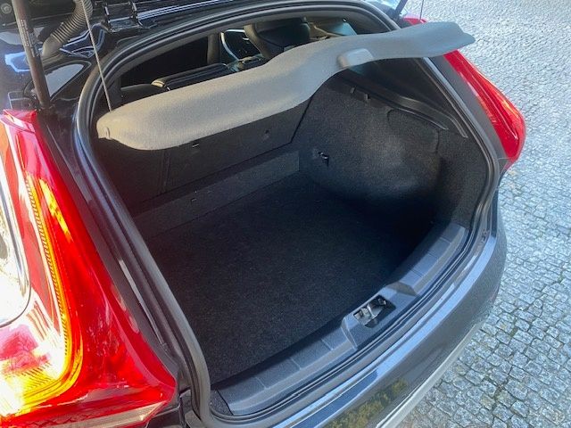 VOLVO V40 2.0 D4 190cv BANCOS PELE