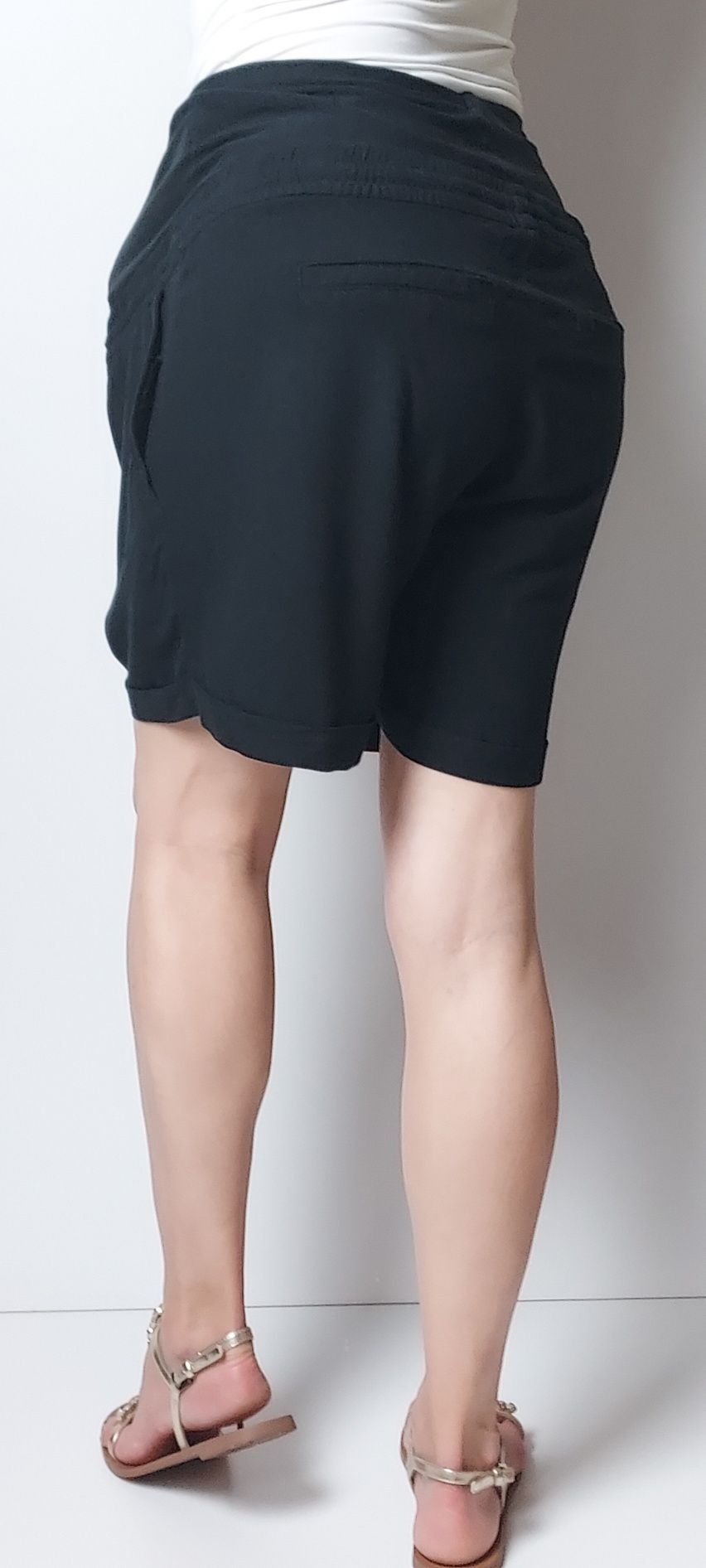 H&M MAMA_czarne ciążowe spodenki_46/3XL