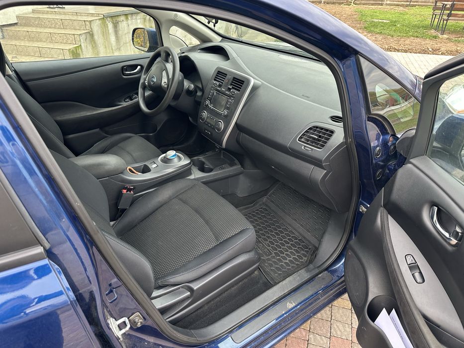 Nissan leaf 30kw 2017 року