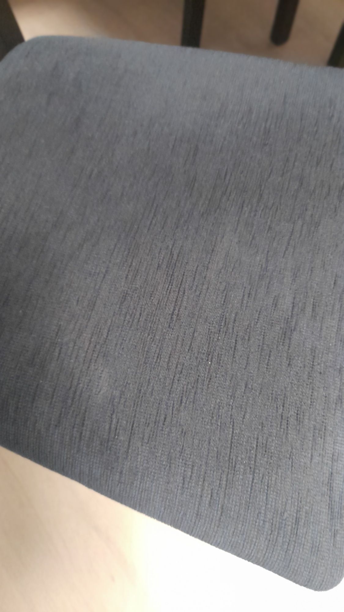 Mesa de sala preta e 4 cadeiras