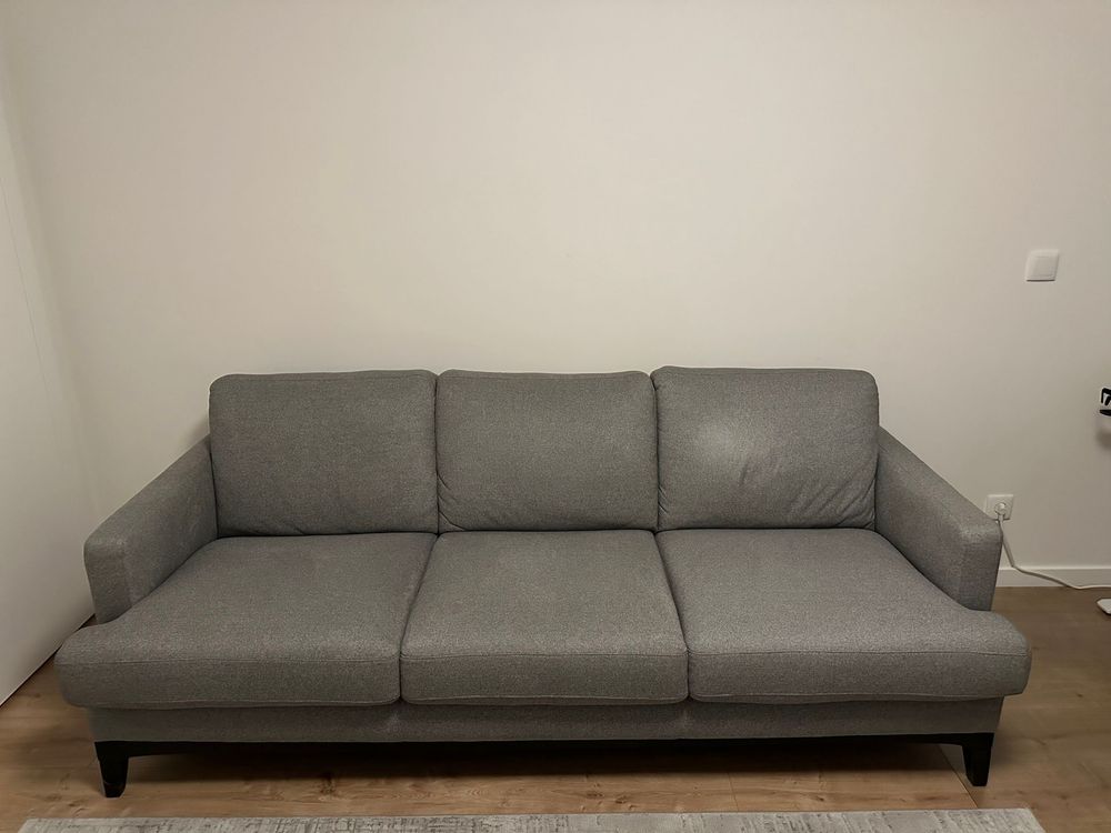 Sofá 3 lugares cinza do El Corte Inglês (220x100cm)