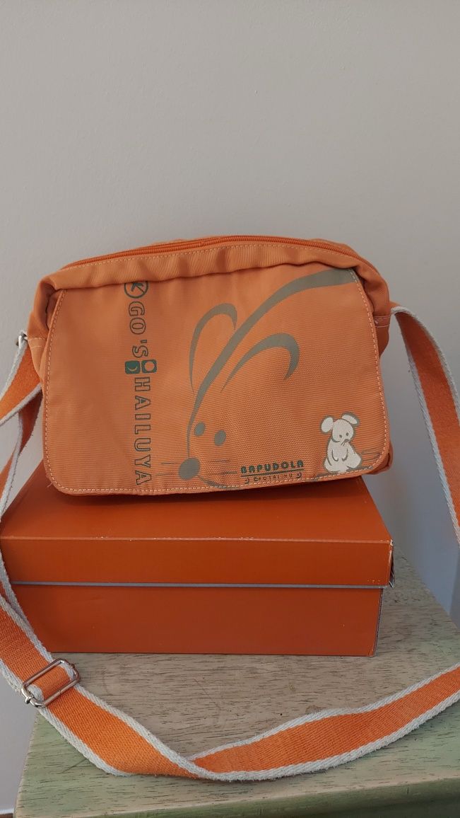 Praktyczna i pojemna torebka crossbody orange jak nowa