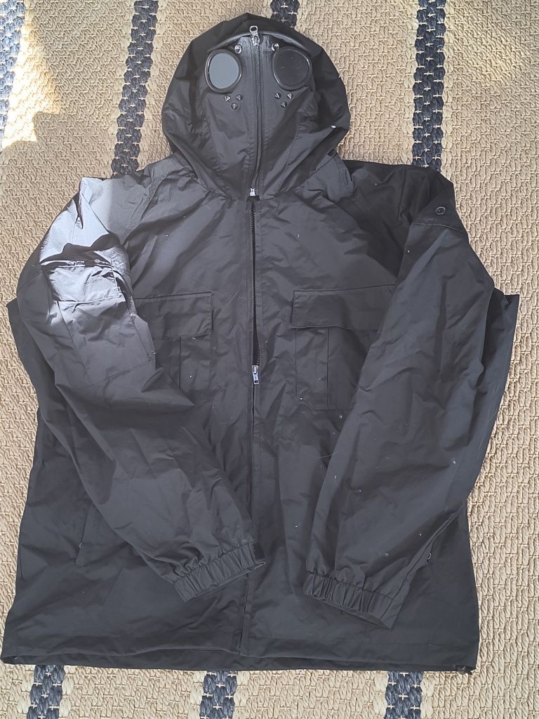 Nylonowa kurtka techwear
