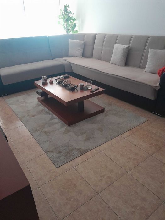 Tenho um sofá para venda em bom estado motivo troca de casa.