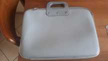 teczka na laptop i dokumenty