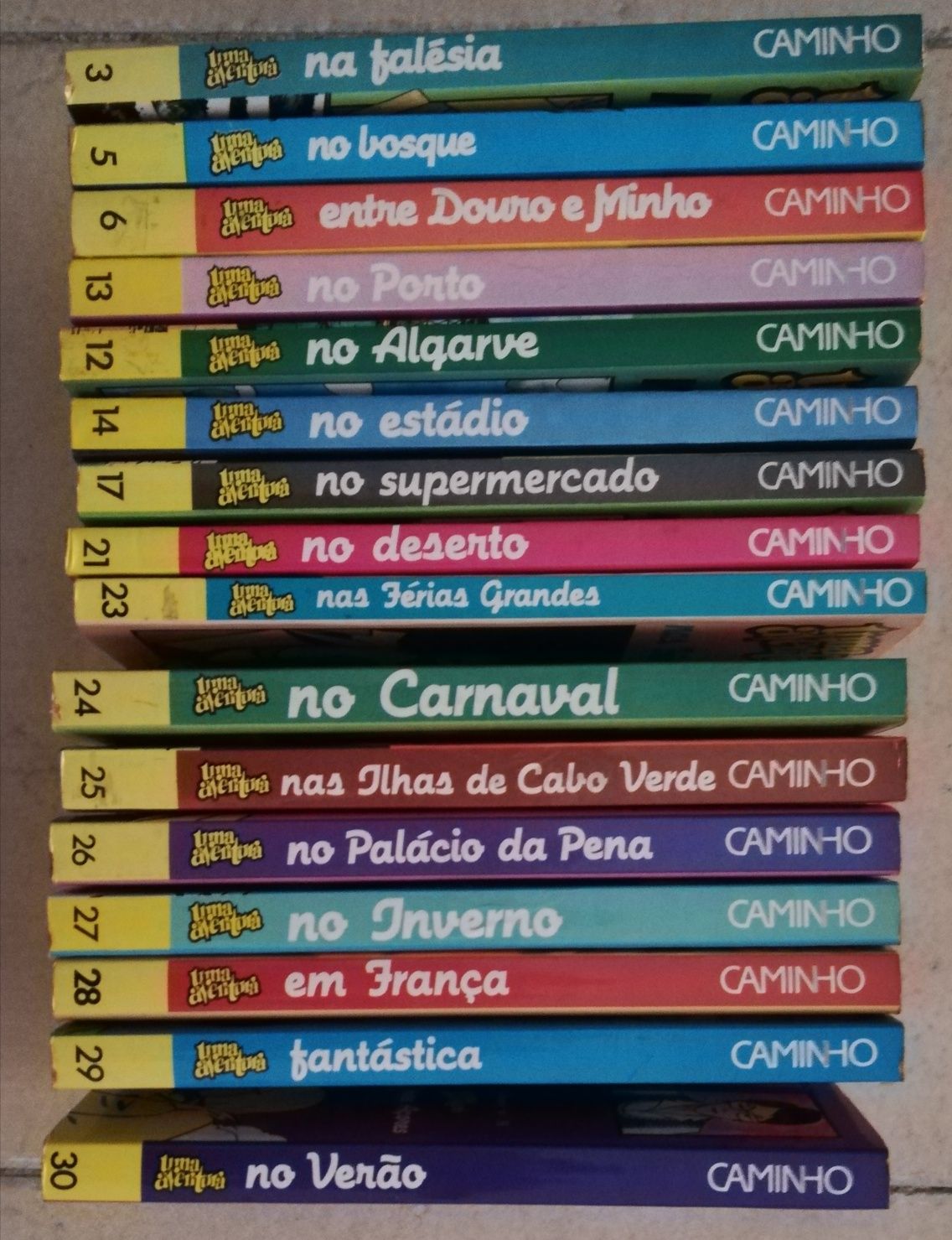 Livros juvenis: Uma Aventura... (Pague 12 Leve 16)