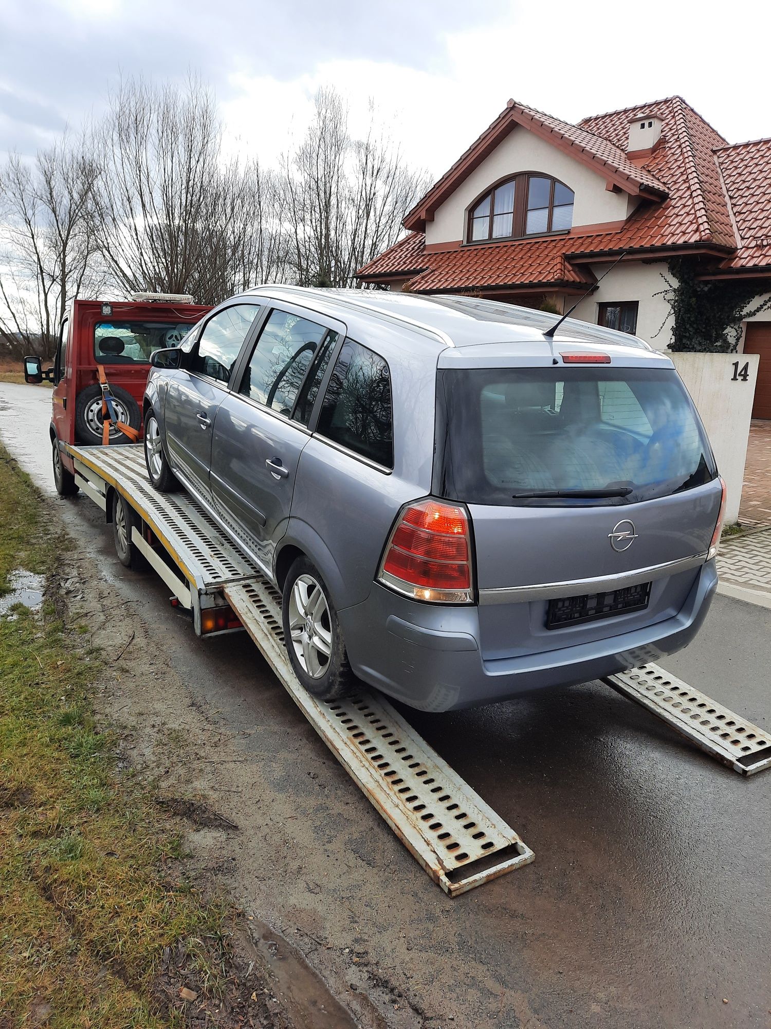 Pomoc Drogowa ,Transport ,Holowanie, Autolaweta .Samochód zastępczy.