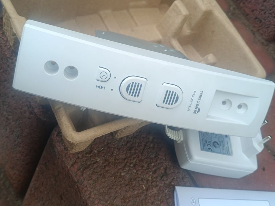 Elektryczny zwijaczy rolet 
elektryczna nawijarka taśmowa: łatwa insta