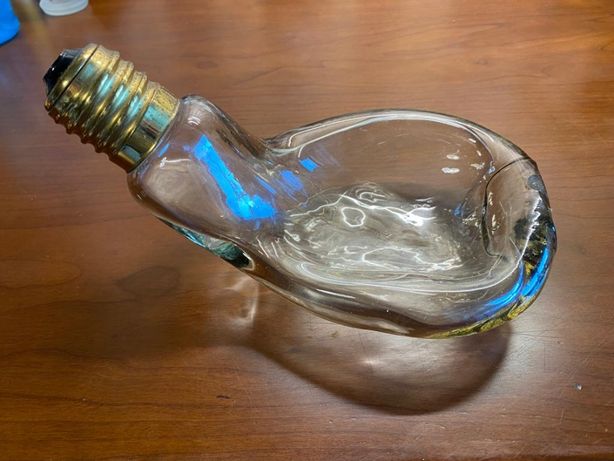 Cinzeiro de vidro soprado em forma de lâmpada