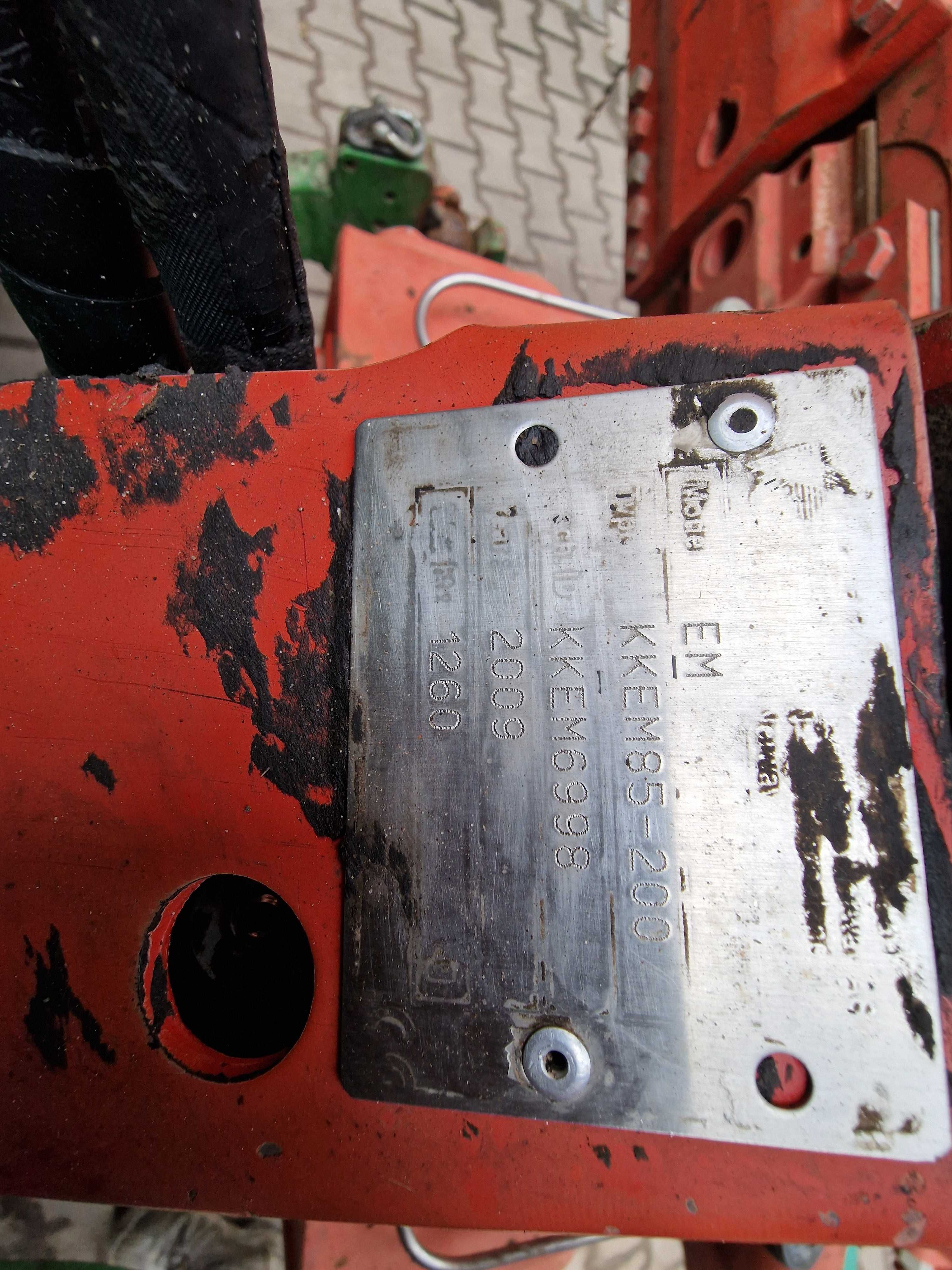 Kverneland EM 85  z Packomat S