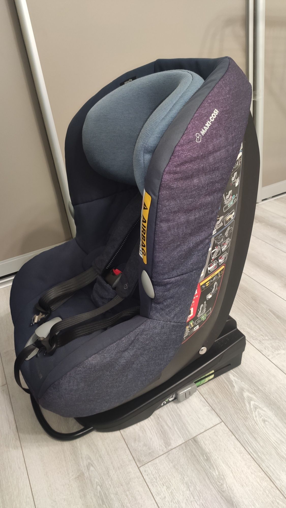 Автокрісло дитяче Maxi-Cosi  MiloFix