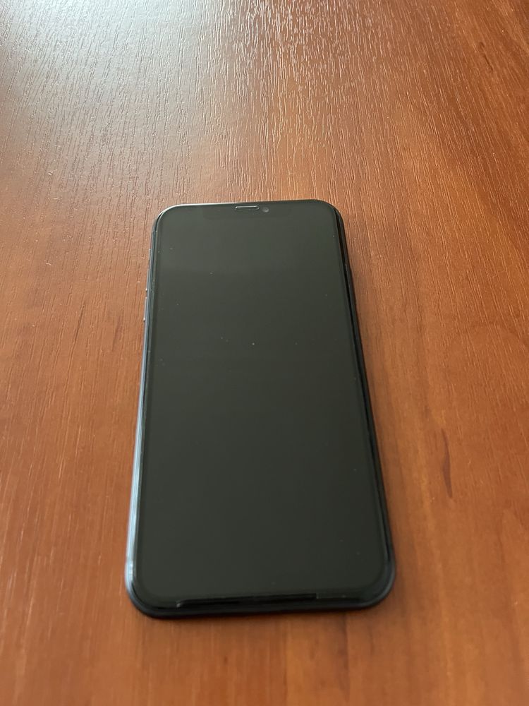 iPhone 11  64 GB