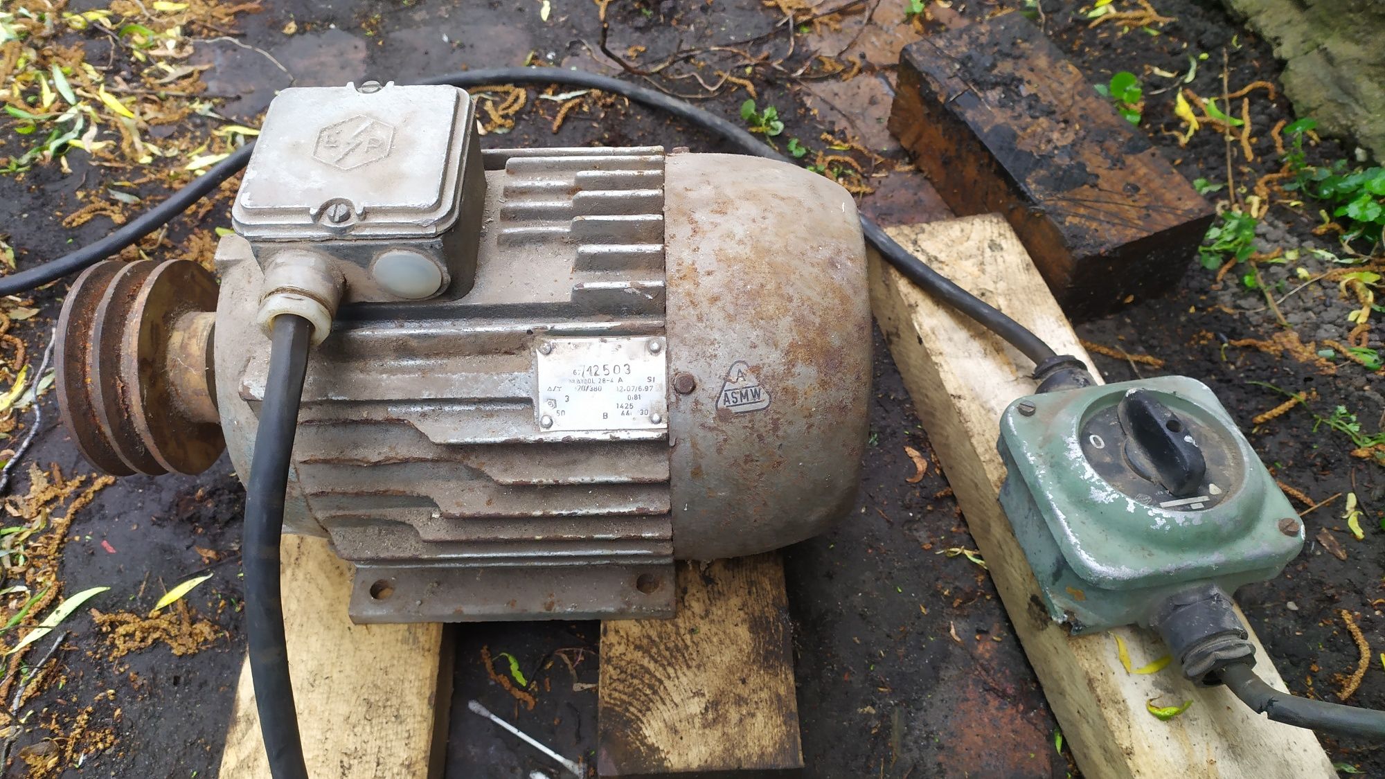 Silnik 3 fazowy 220/380 V 0,81 kW