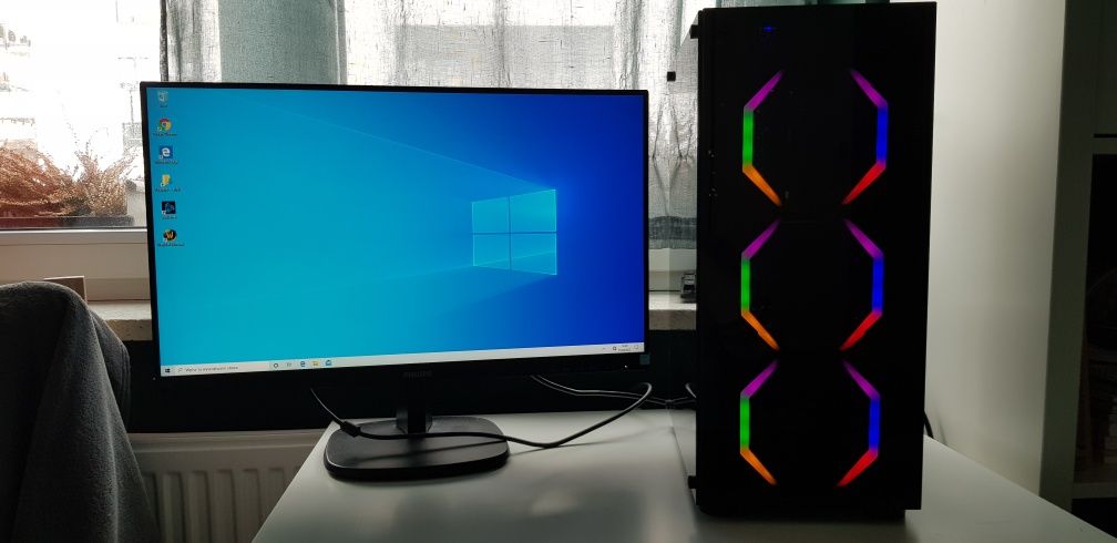 Komputer Intel i7, RX580 8GB, RAM 16GB, SSD 500GB dysk, system Win10